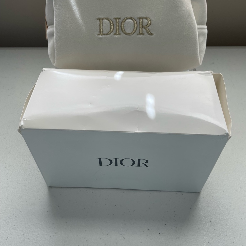 Christian Dior Ivory Velour Cosmetic Pouch with Miss Dior Shower Milk - Picture 7 of 13